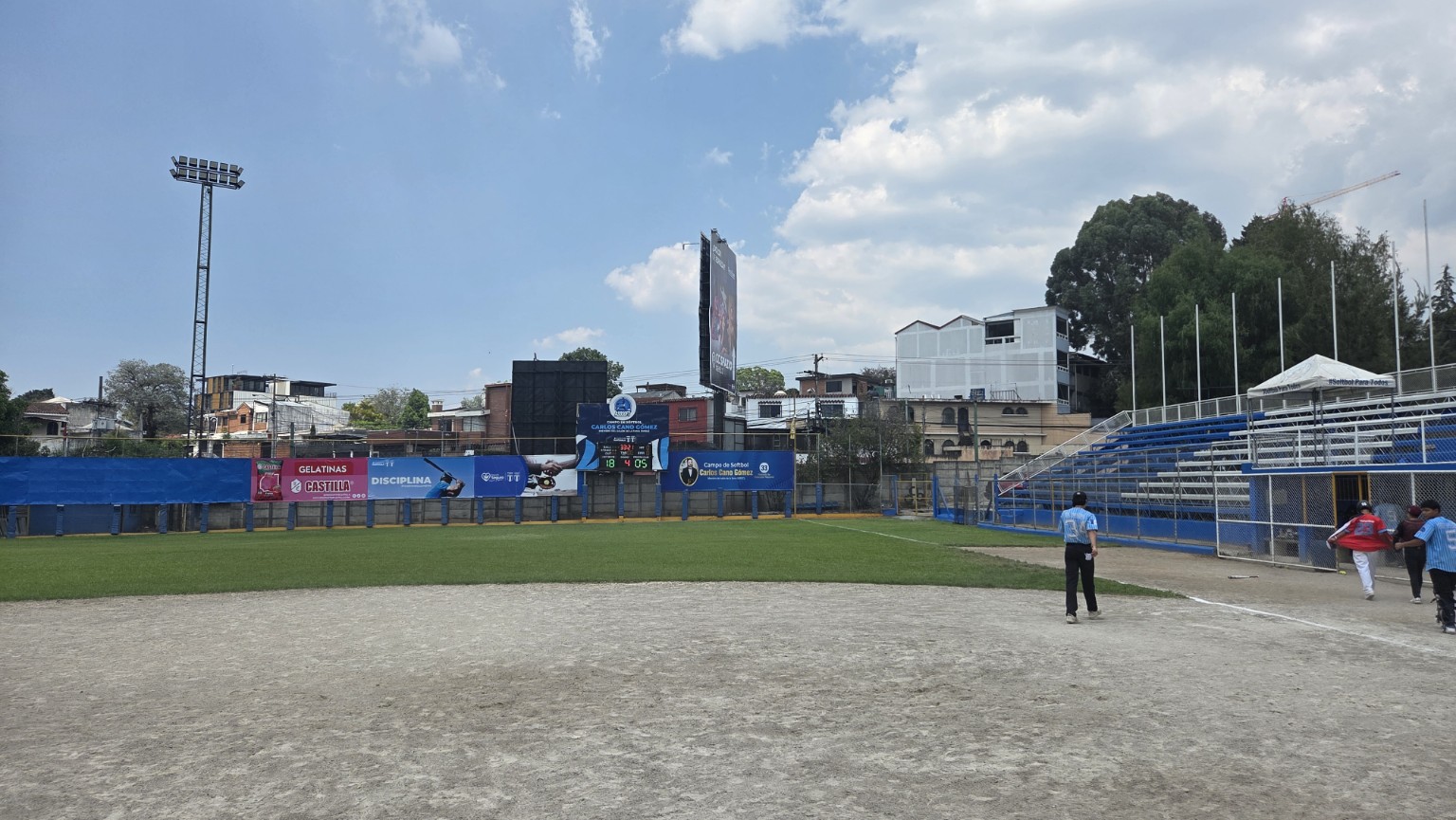 Campo de Softbol Carlos Cano Gómez durante el día